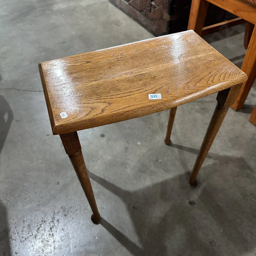 Oak side table Image 1++