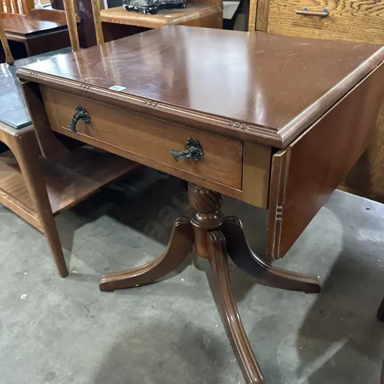 Mahog side table
