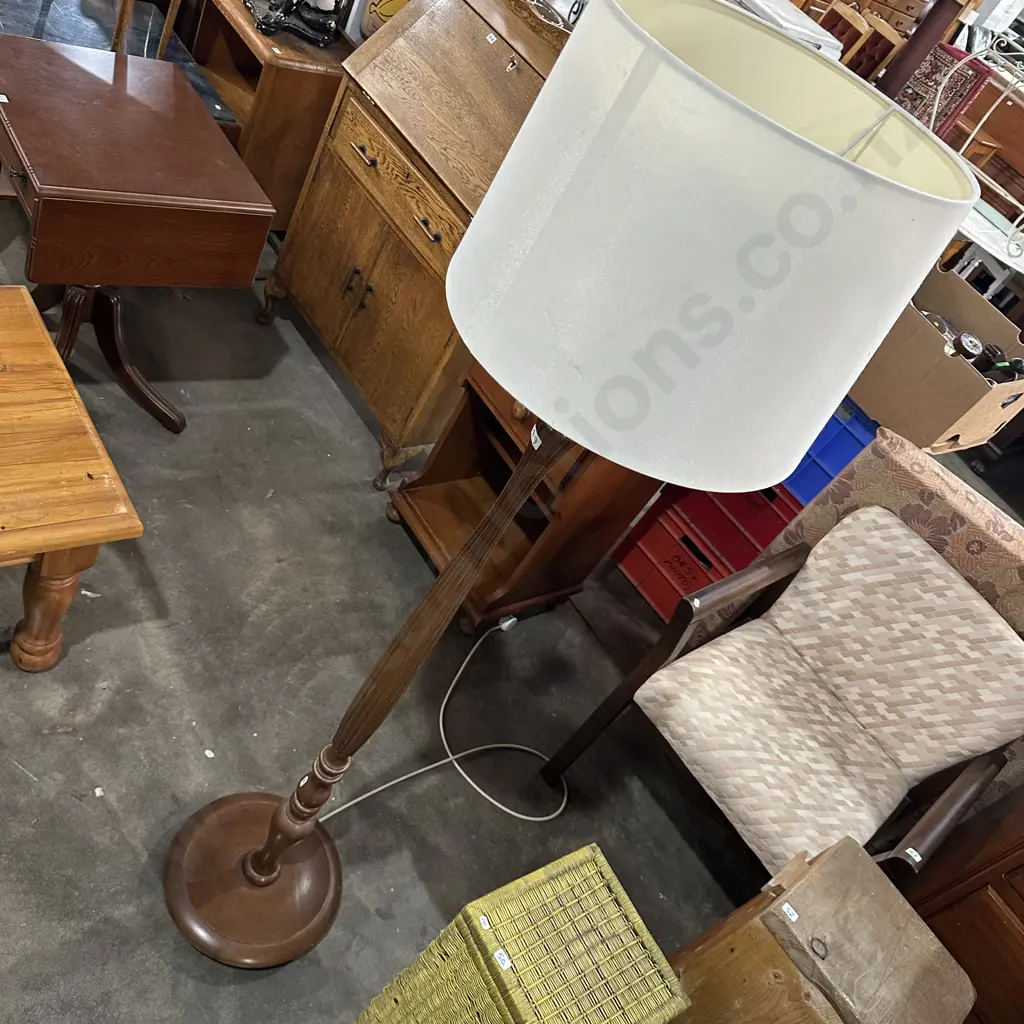 standard lamp Image 1++
