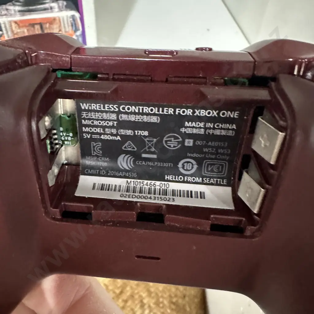 2 gaming controllers Image 1++