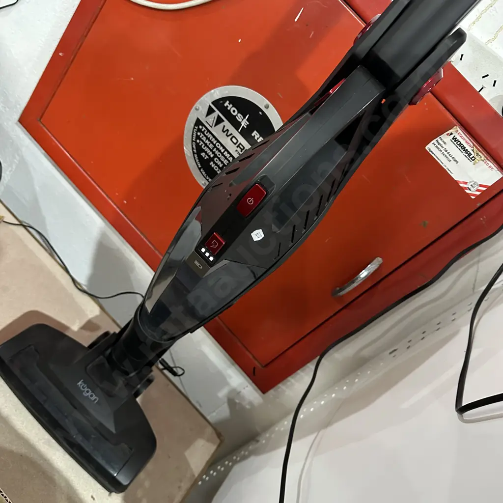 Kogan stick vac Image 1++