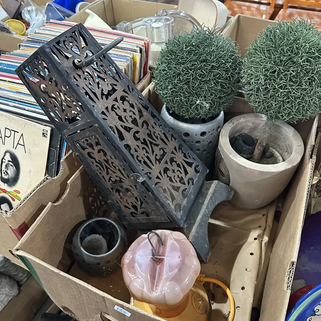 hurricane lamp and planters etc. Image 1++
