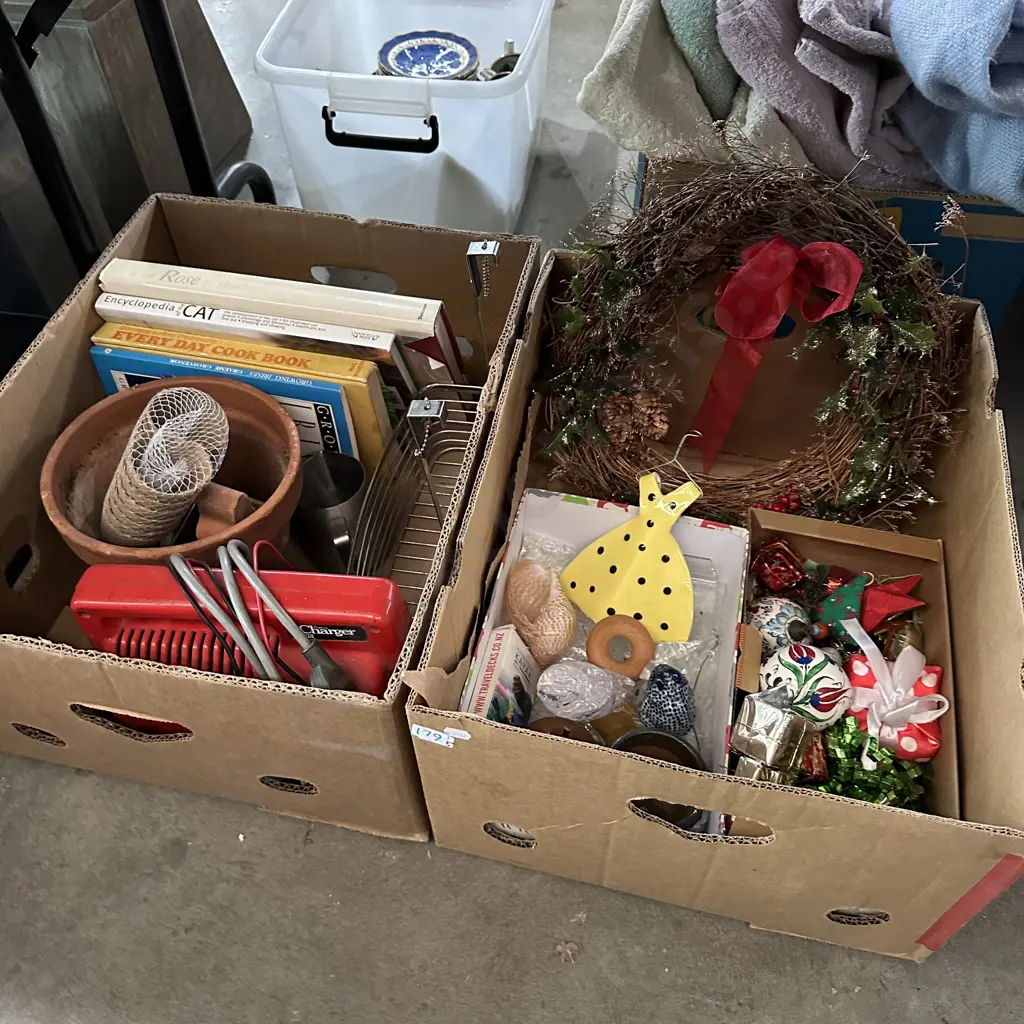 Two boxes assorted items. Image 1++