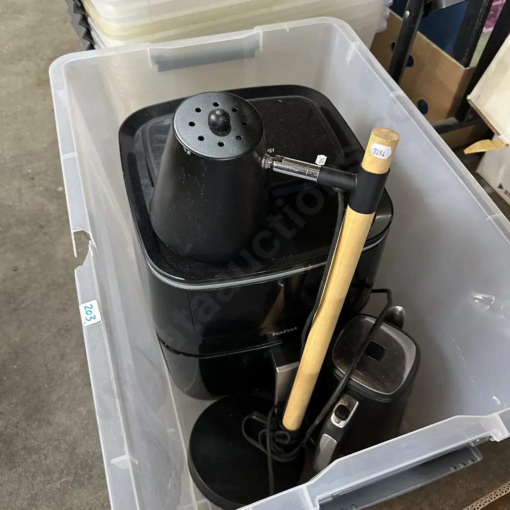 Lamp, air fryer, jug. Image 1++