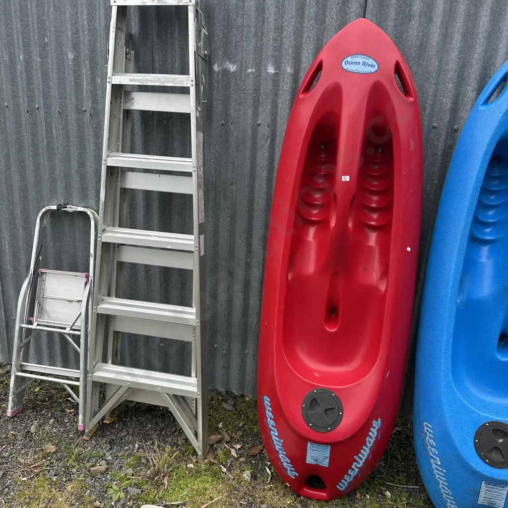 Red Weeniwave kayak Image 1++