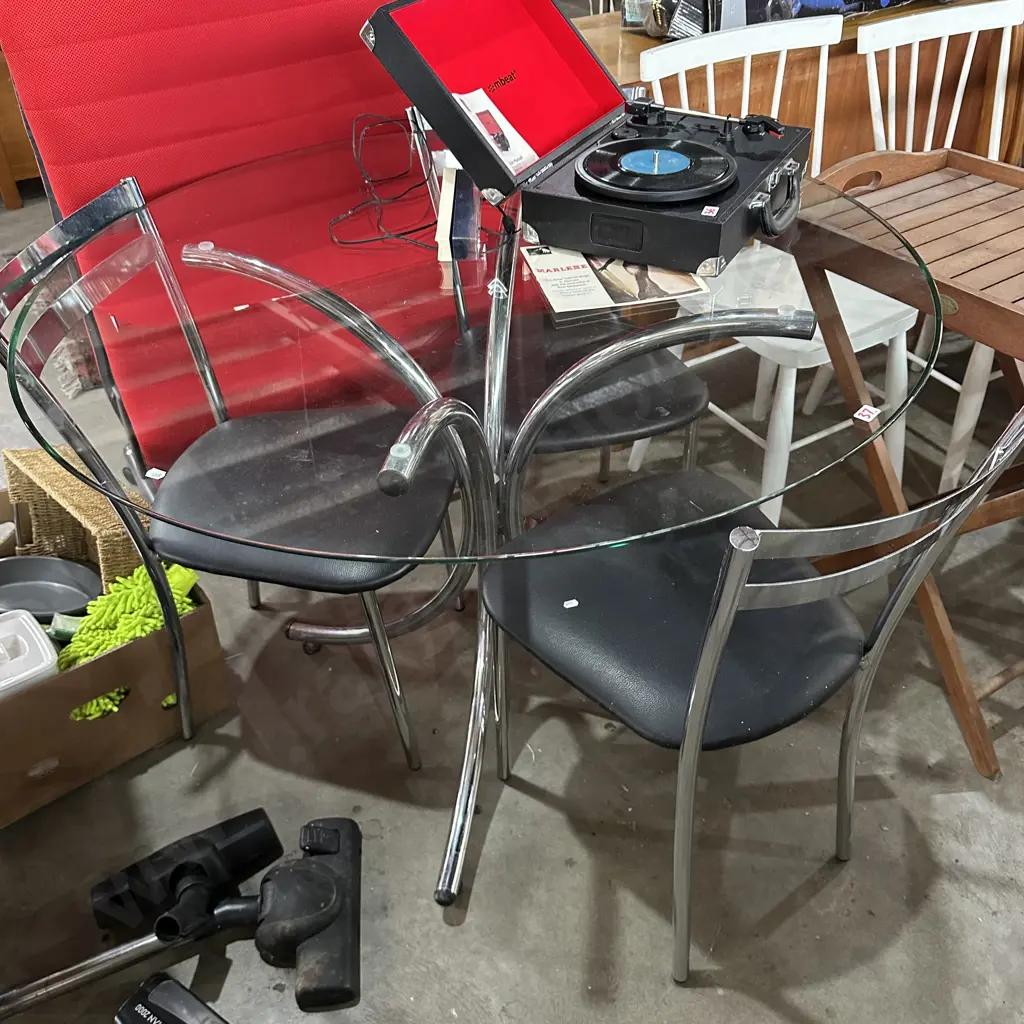 glass top table and 3 chairs Image 1++