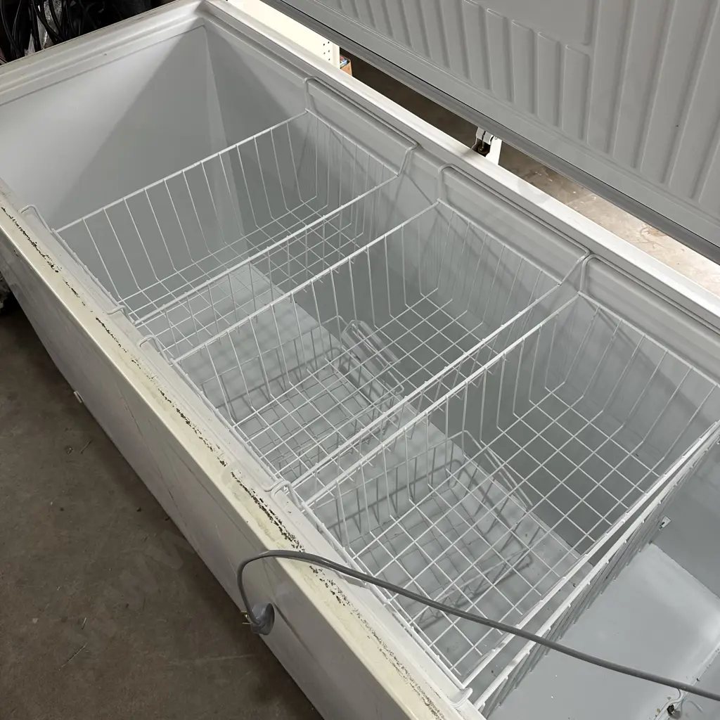 large chest freezer Image 1++