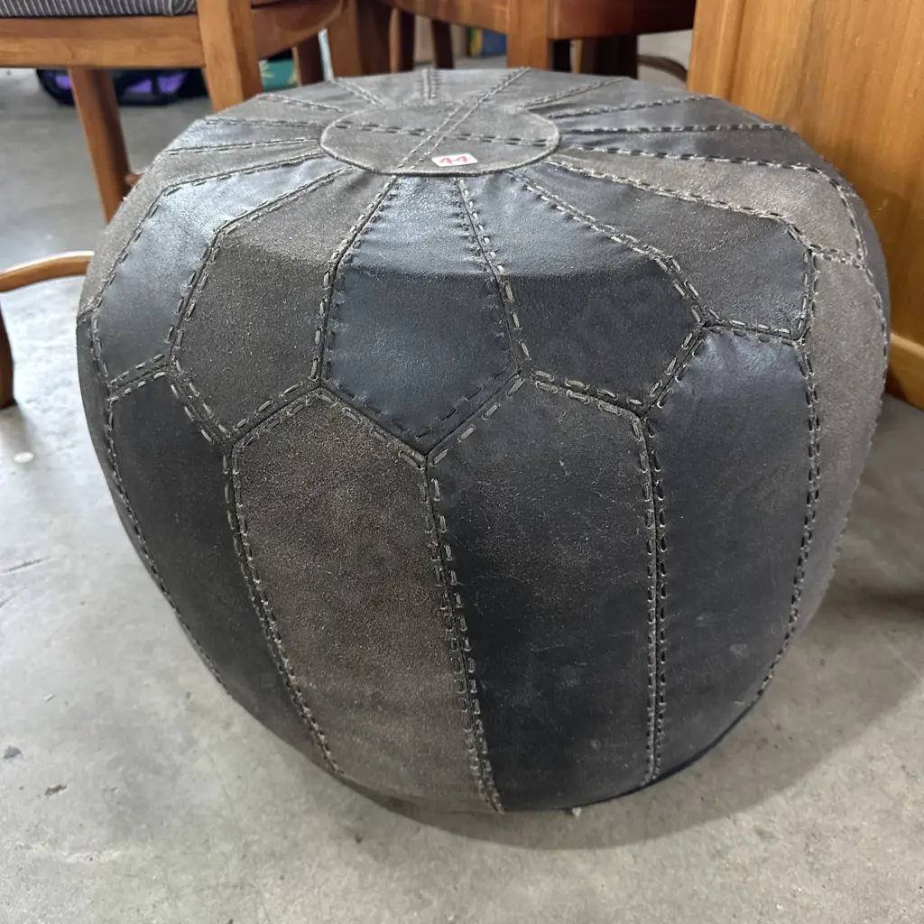 Citta design leather poof Image 1++