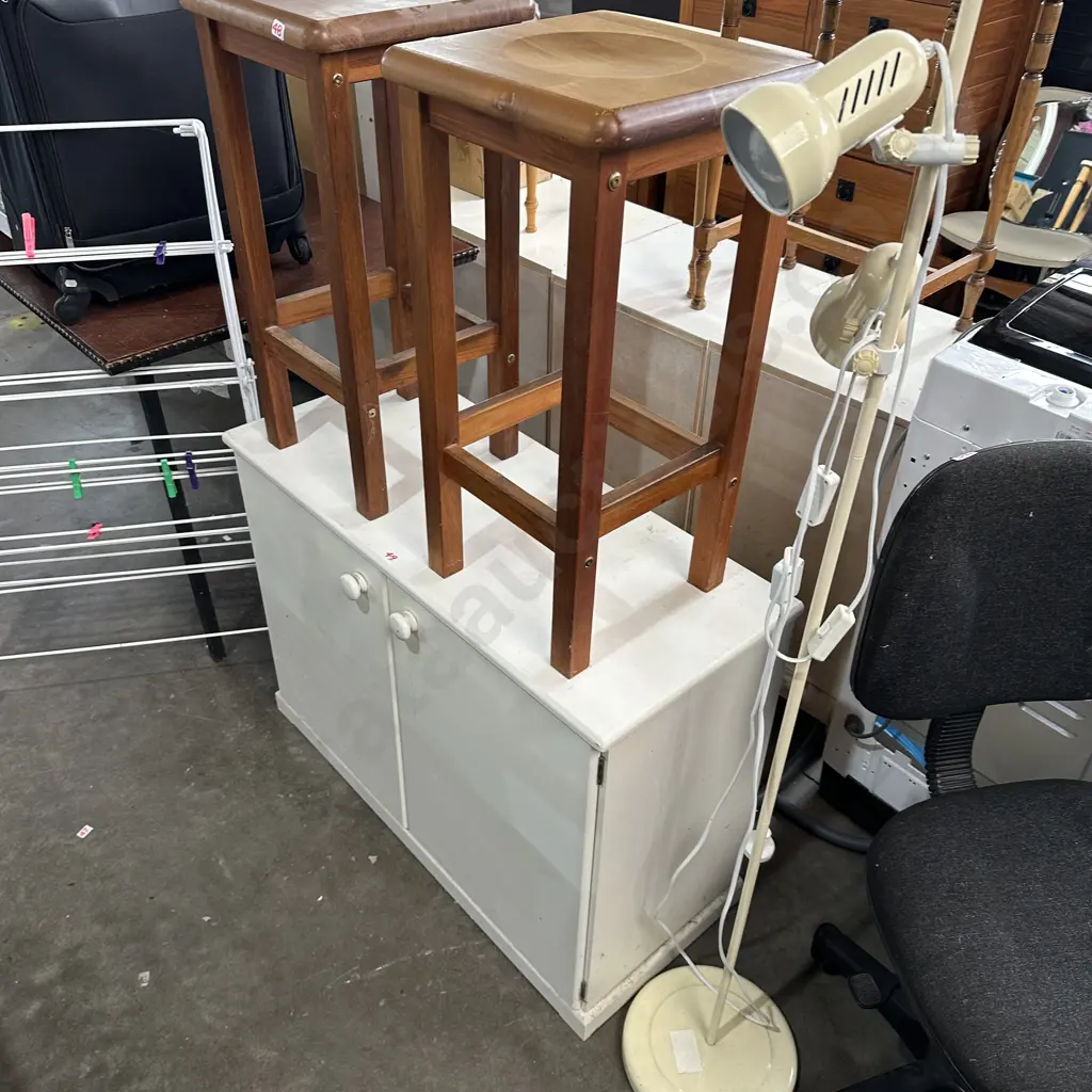 cupboard & lamp stand Image 1++