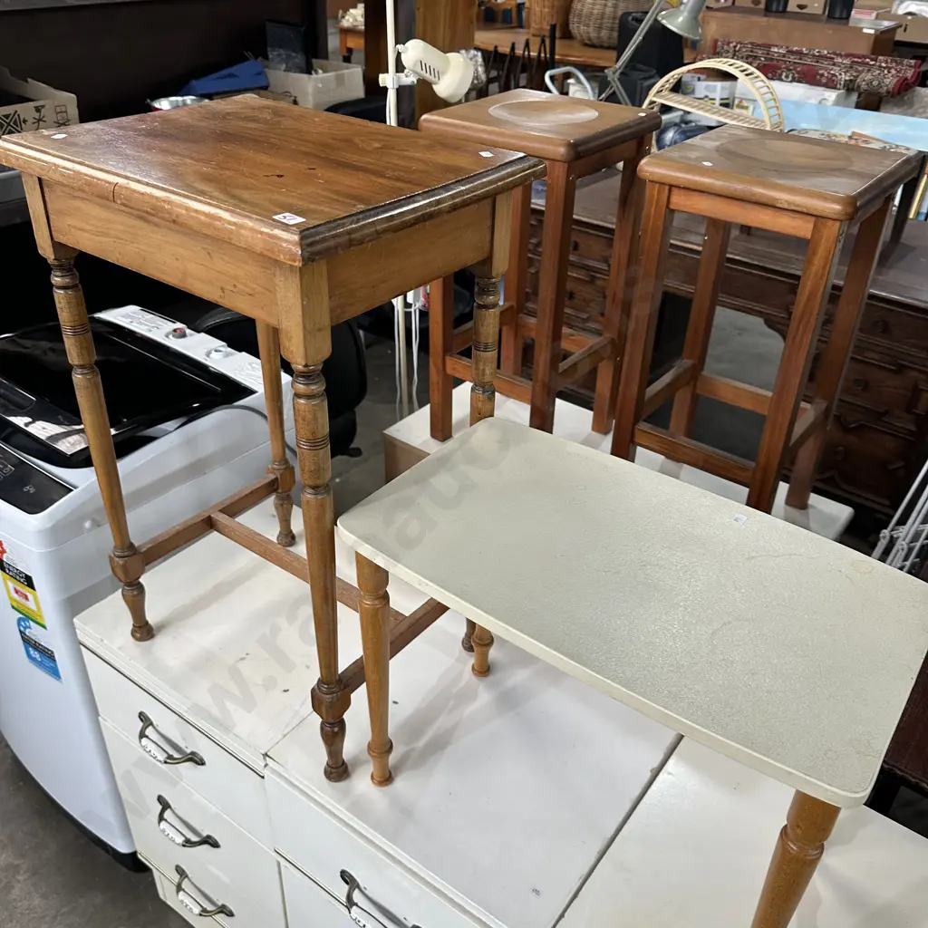 2 side tables Image 1++