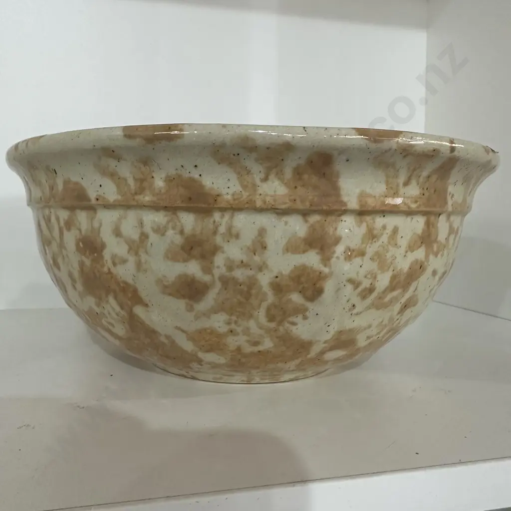 Timaru Potterys mottled sponge gaze mixing bowl 28cm good condition Image 1++