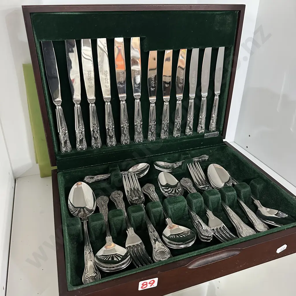 canteen of Sheffield cutlery Image 1++