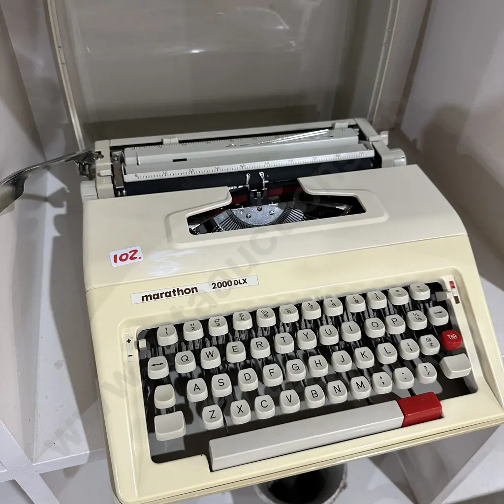 Marathon typewriter Image 1++