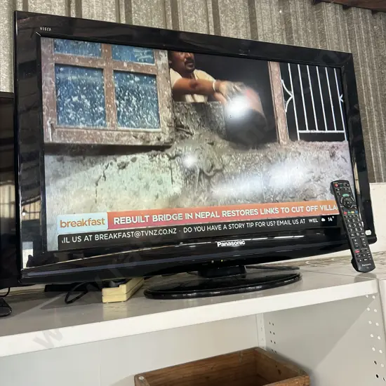 Panasonic 32 inch LCD TV plus remote.