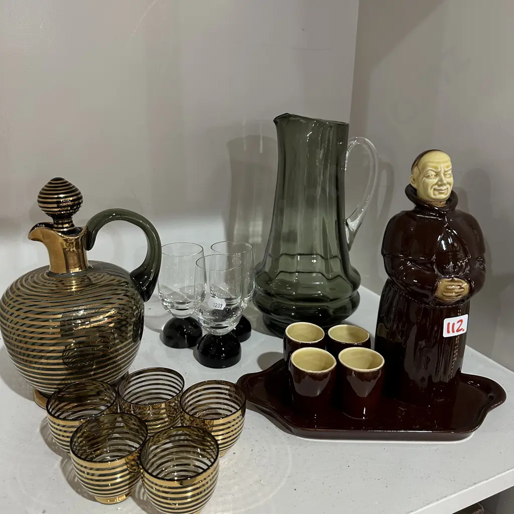 Beswick Monk decanter set plus vintage glassware Image 1++