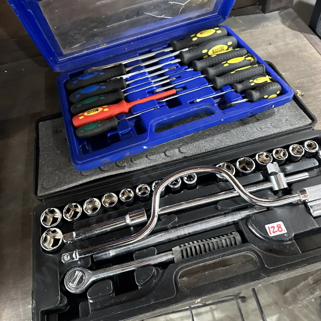 2 x tools sets Image 1++