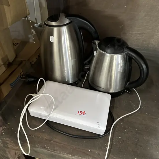 2 x jugs and sterilizer