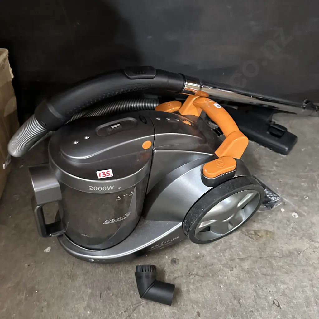 vacuum cleaner Image 1++