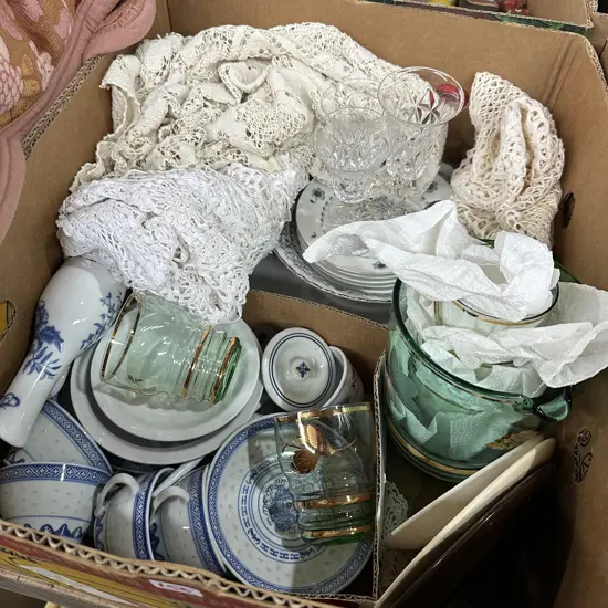 Water set, crystal glasses, doilies etc.