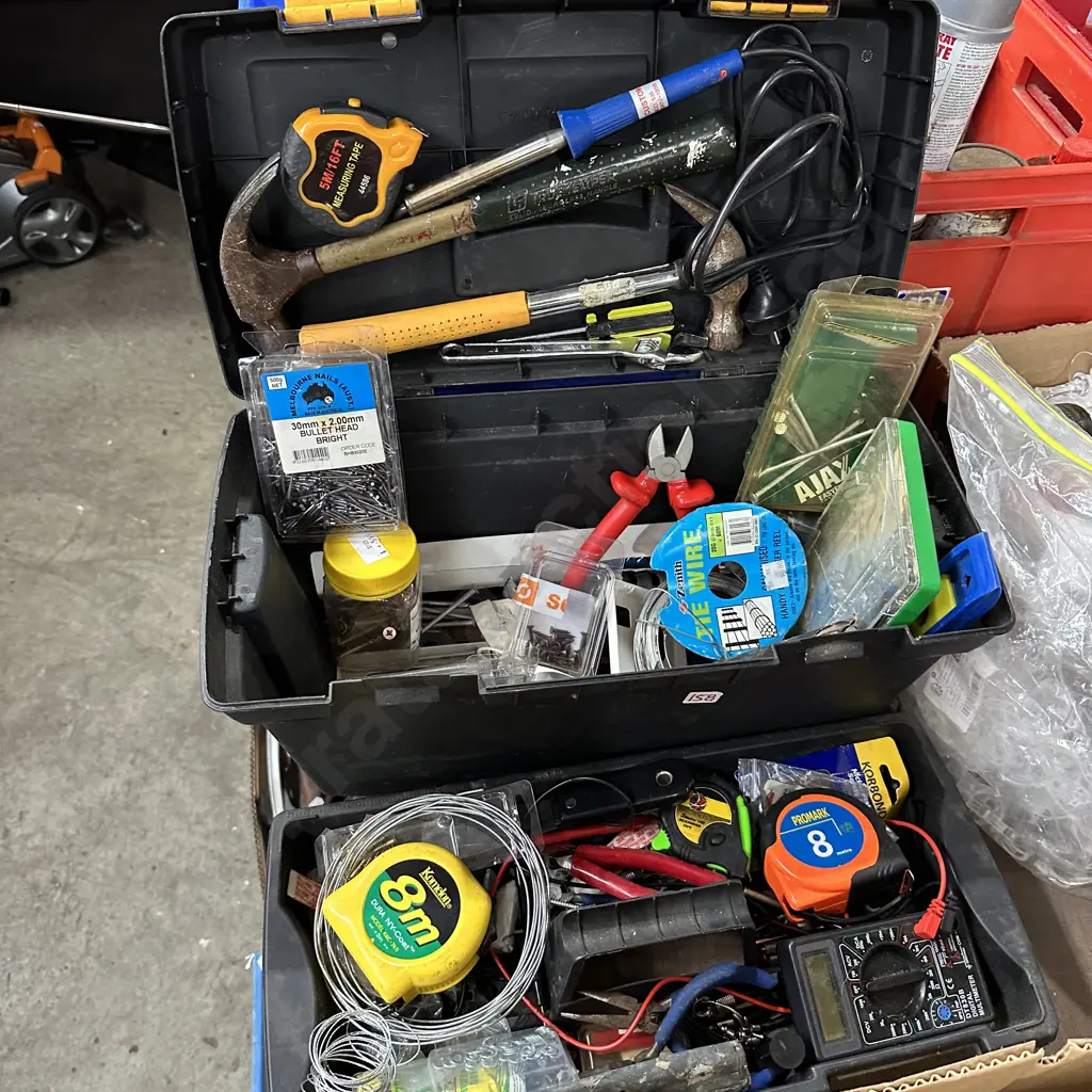 Toolbox and contents. Image 1++