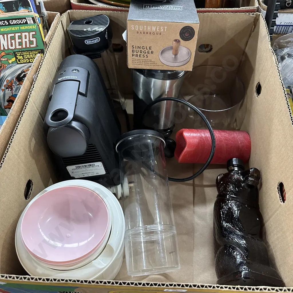 Nespresso coffee maker, bean grinder, burger press etc. Image 1++