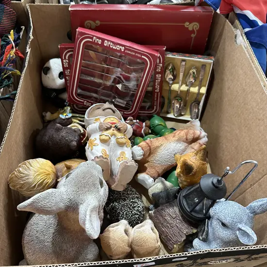 Animal figures, placemats and cutlery etc.