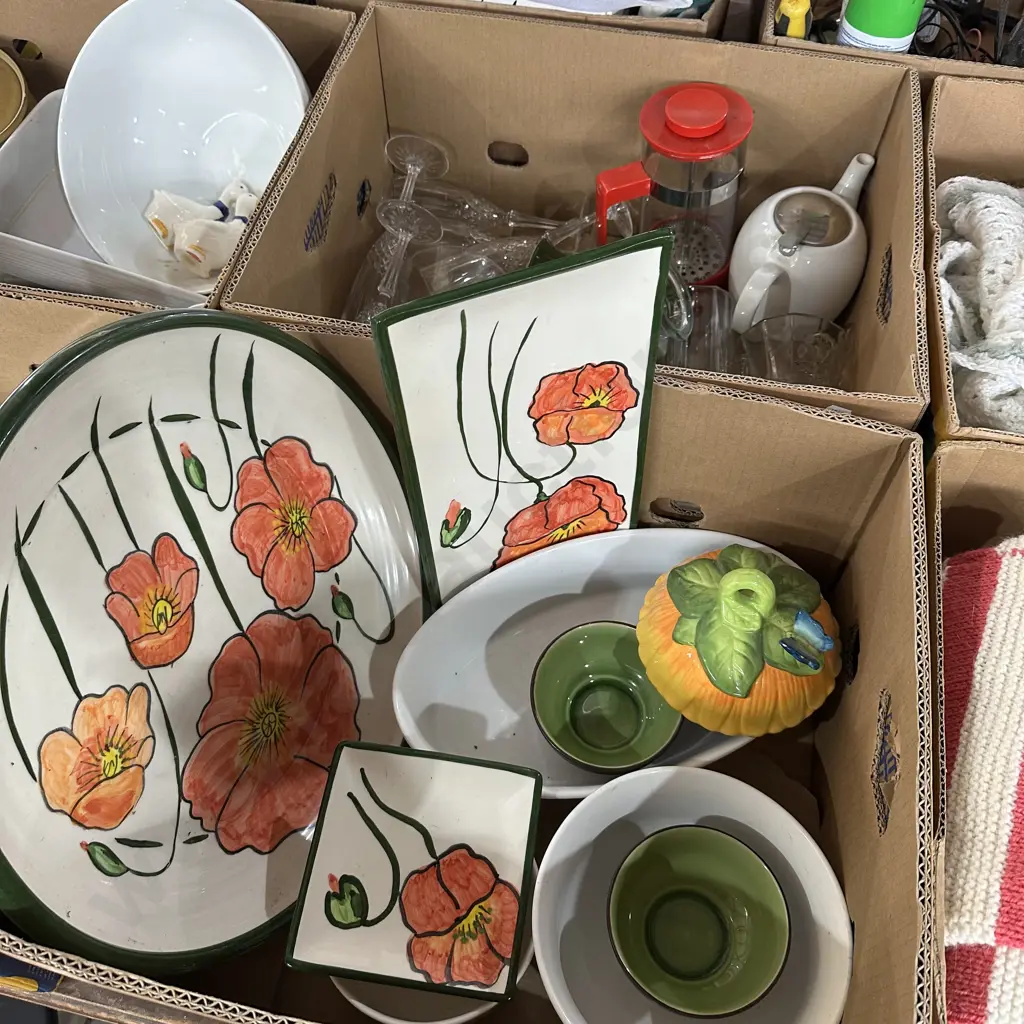 Two boxes of pottery and glassware etc. Image 1++