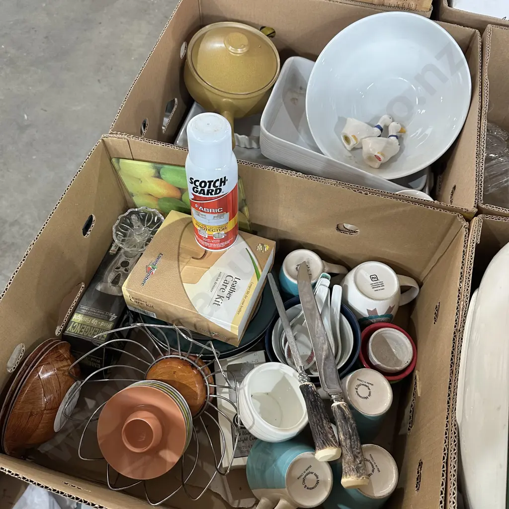 Two boxes large mixing bowl, leathercare and scotch gard etc. Image 1++