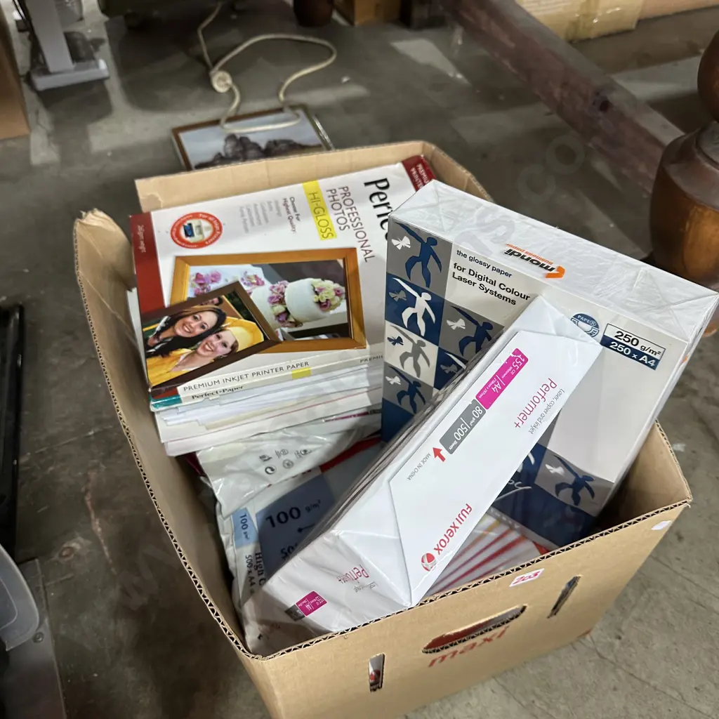 Box of copy paper. Image 1++