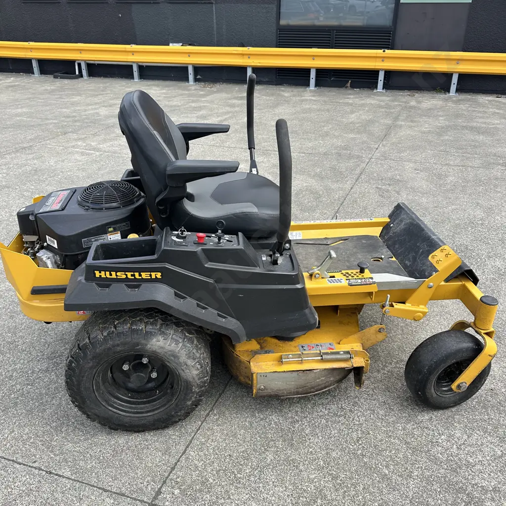 Hustler zero turn mower 2020- excellent condition Image 1++