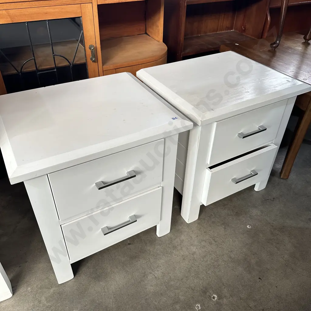 the matching bedsides Image 1++
