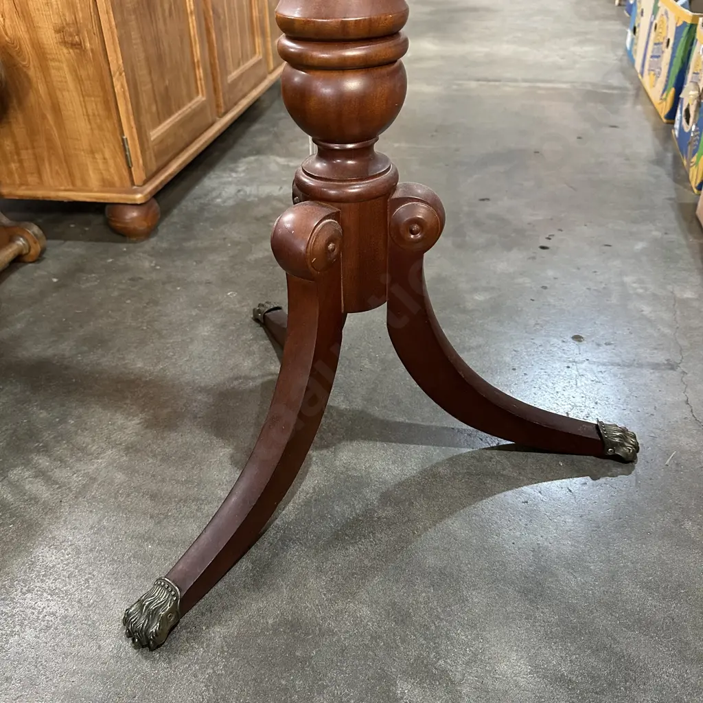 Brass foot standard lamp (needs shade) plus average hat stand Image 1++