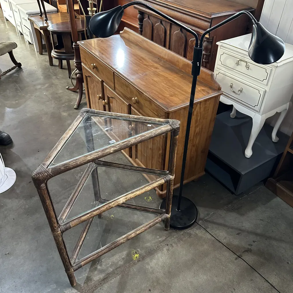 cane corner shelf and reading lamp Image 1++