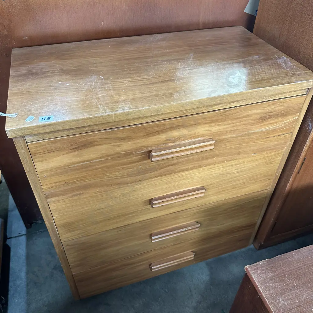 Rimu chest drawers Image 1++