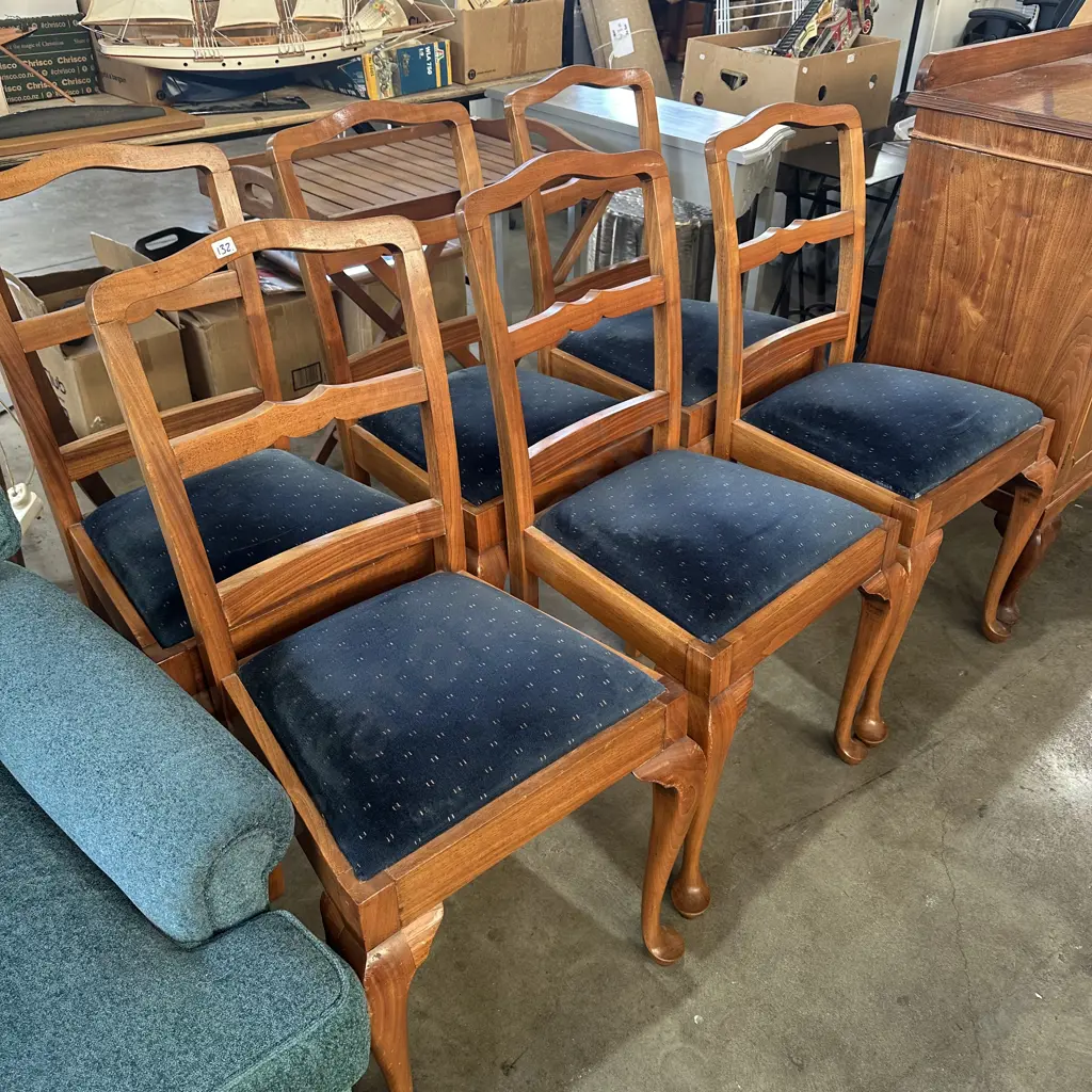 Set of six chairs. Image 1++