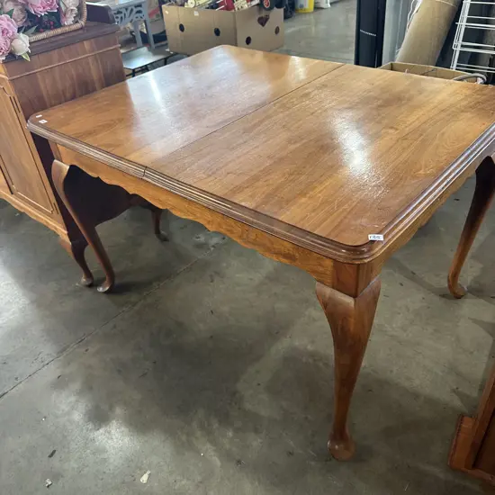 Matching extendable table.