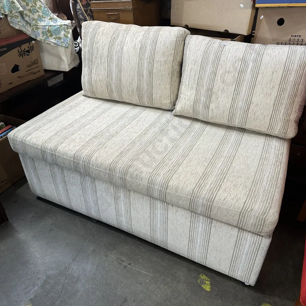 Two seater sofa bed. Image 1++