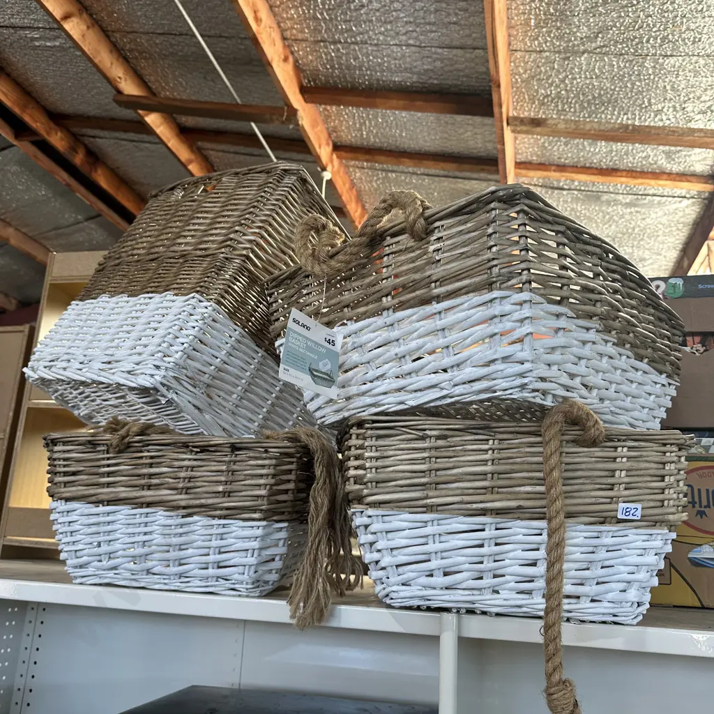 Four dipped willow baskets. Image 1++