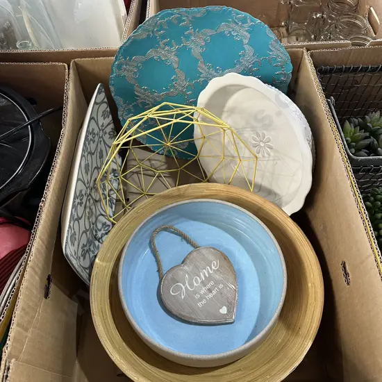 Lot of assorted bowls and platters.