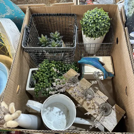 Artificial flowers and baskets etc.