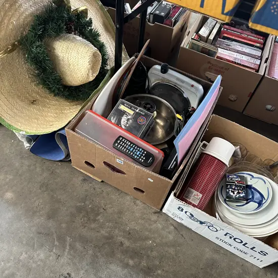 Bay lot hot plate, lidded pot and DVD player etc.