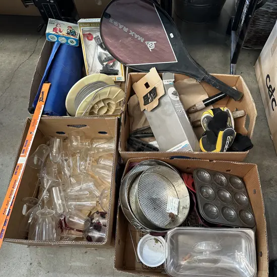 Bay lot of assorted items.