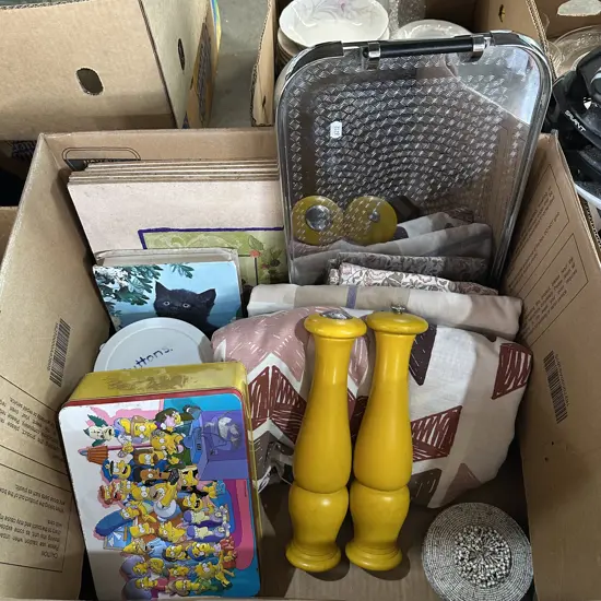 Box lot salt and peppers, tray etc.