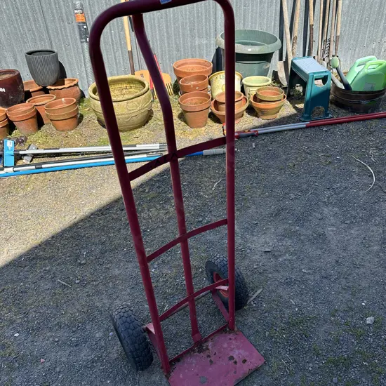 Hand trolley.
