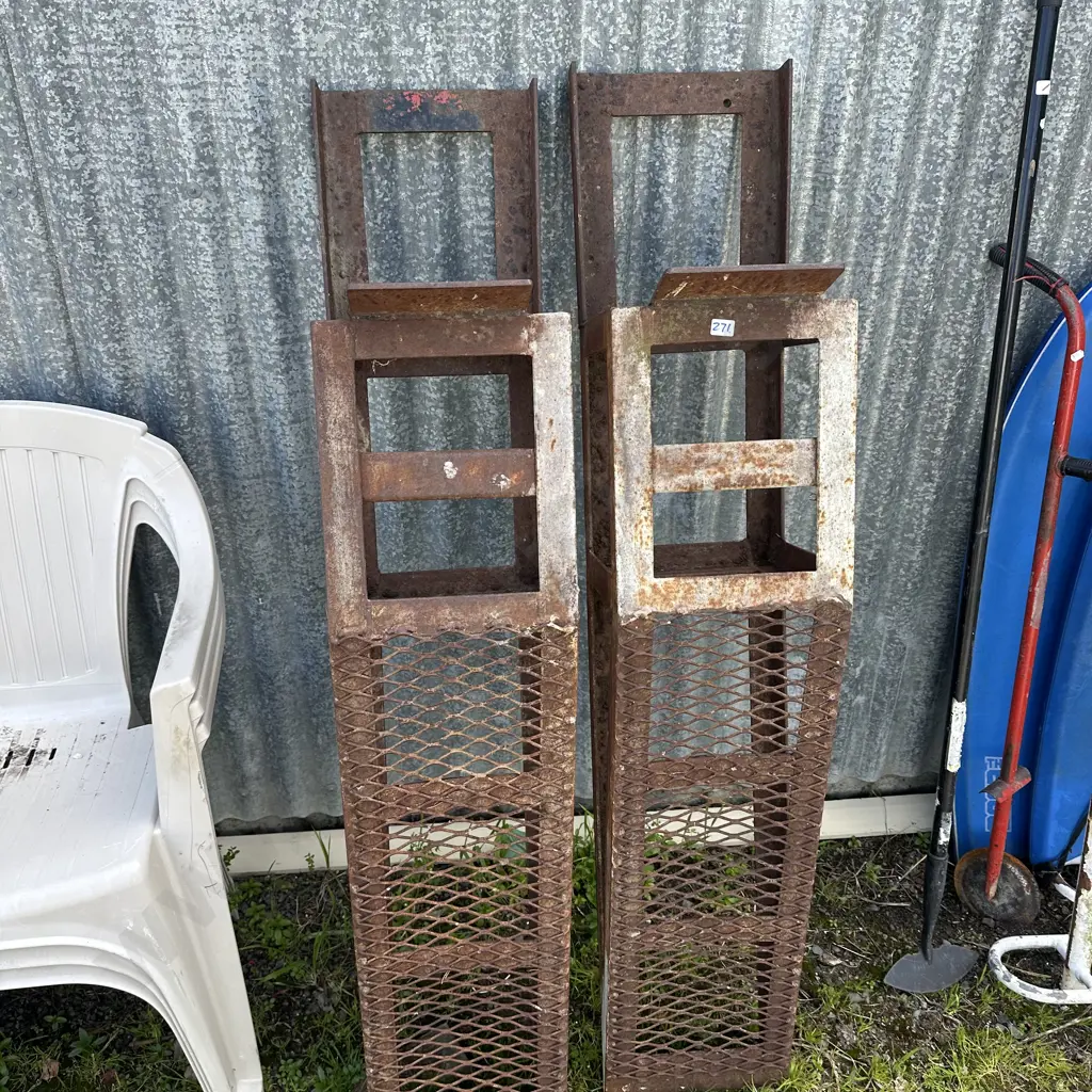 Pair of heavy duty ramps. Image 1++