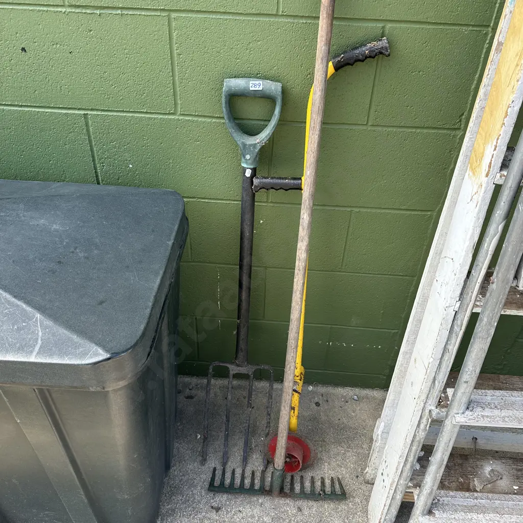 Rake, fork and edger. Image 1++