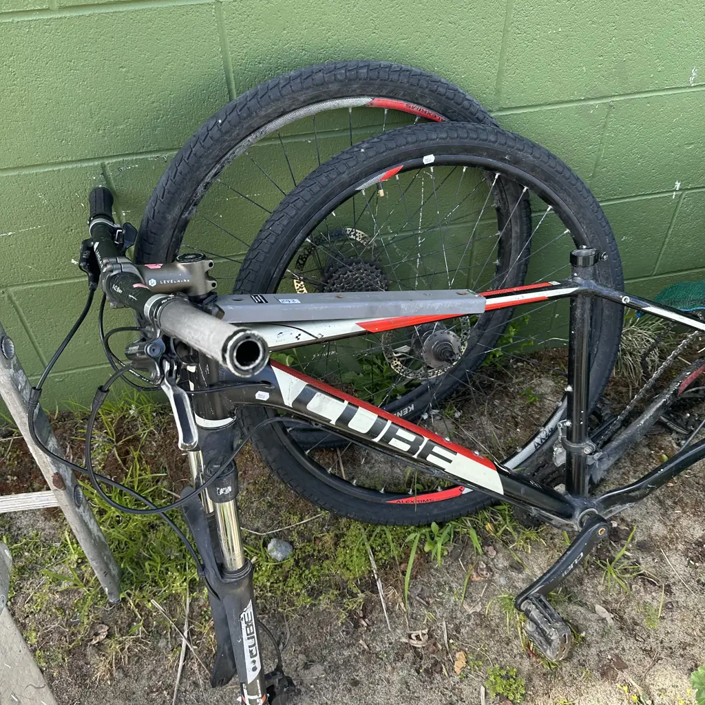 Cube bicycle parts (broken derailer) Image 1++