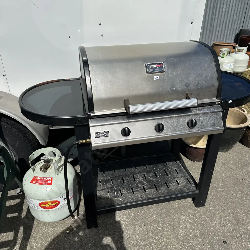 BBQ and gas bottle. Image 1++
