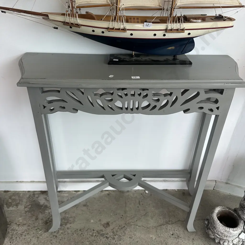 hall table Image 1++