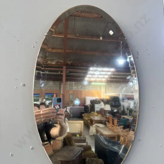 oval mirror